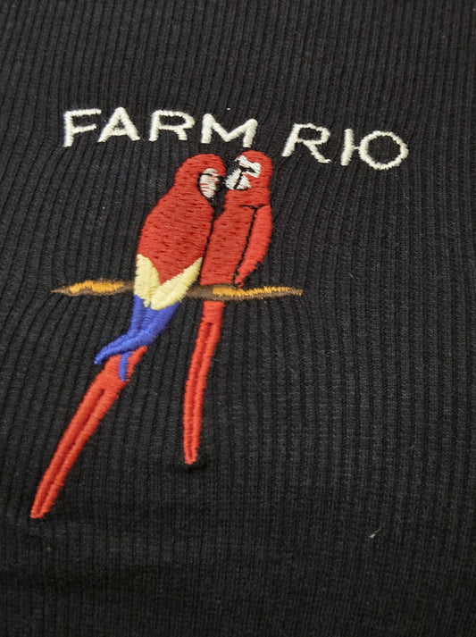 Regata Farm Rio com Bordado de Araras Vermelhas
