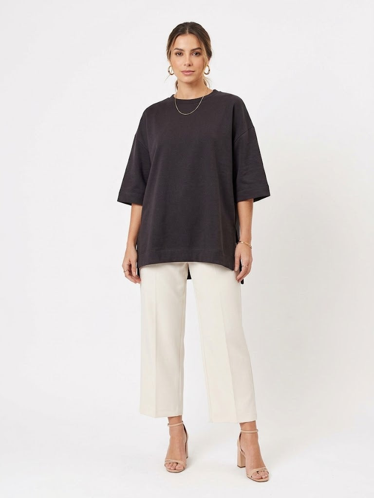 Camiseta Maxi / T-Shirt Oversized Farm Lisa Preta com Fendas Laterais