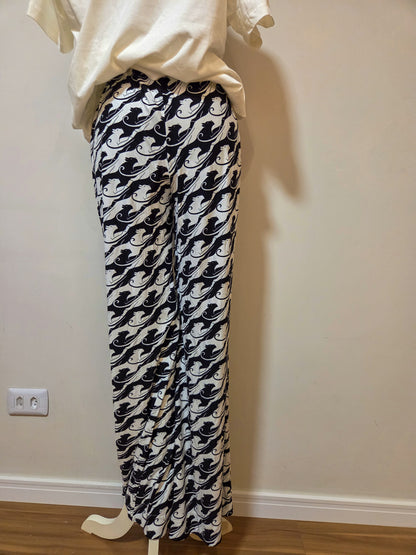 Calça Farm Pantalona Preto e Branco Animais