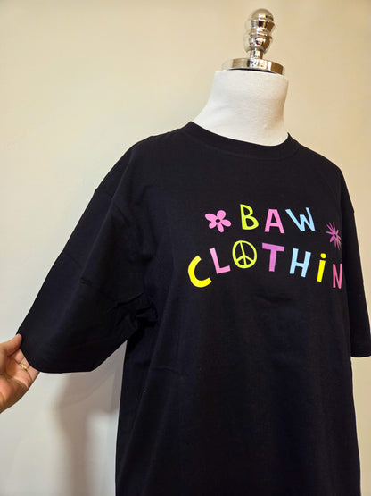 Camiseta Baw Escrita Colorida Fundo Preto
