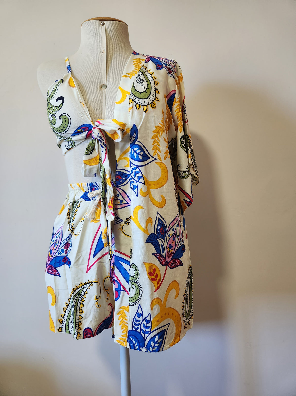 Trijunto Top Shorts e Kimono Floral