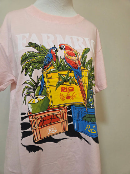 Camiseta Farm Engradados Arara Rosa - Modelagem Média