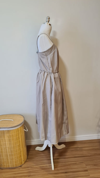 Vestido  Berry Market Midi  Cinza