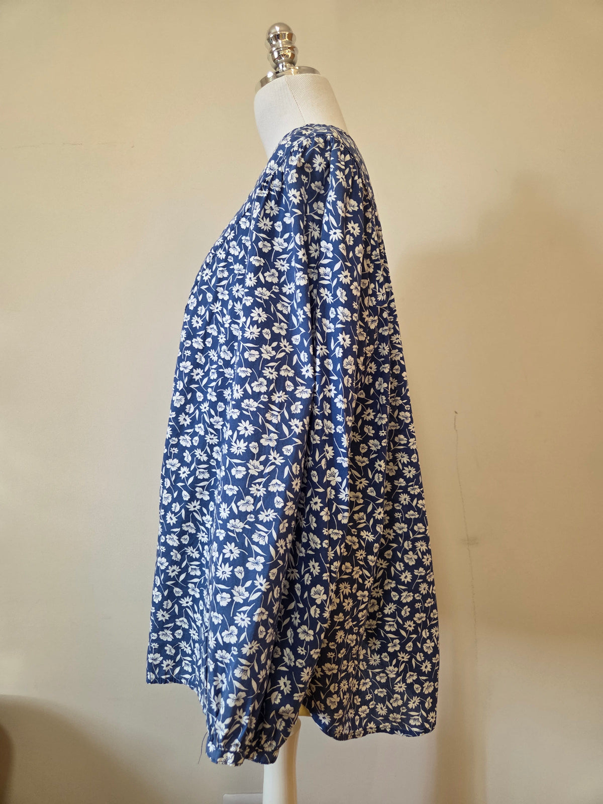 Blusa Túnica Floral Old Navy Azul com Botões Frontais