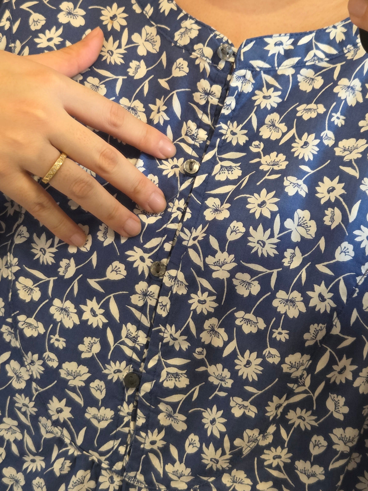 Blusa Túnica Floral Old Navy Azul com Botões Frontais