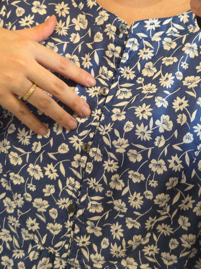 Blusa Túnica Floral Old Navy Azul com Botões Frontais