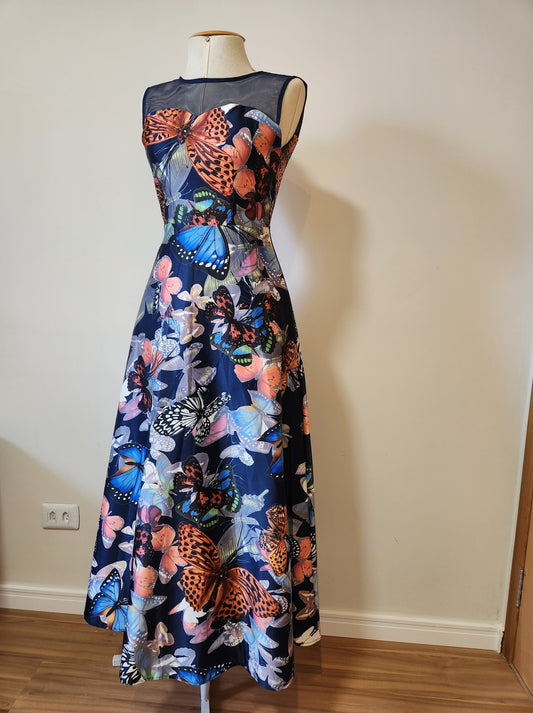 Vestido Present Midi Borboletas e Tule