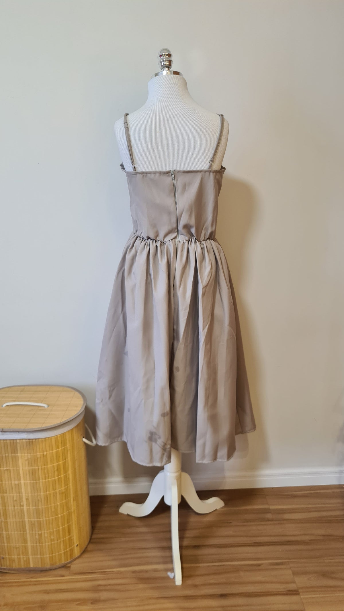 Vestido  Berry Market Midi  Cinza
