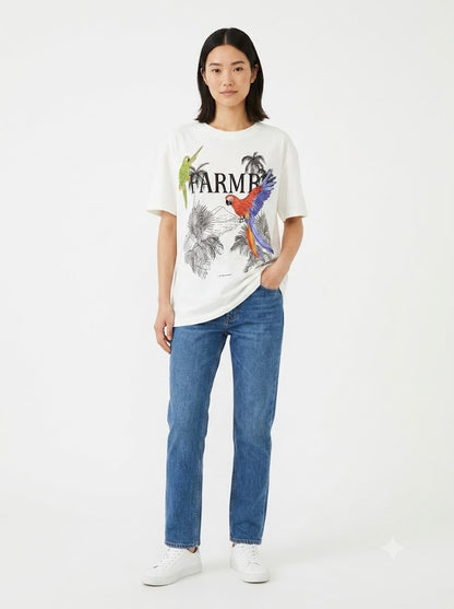 Camiseta Farm Estampa Arara Vermelha e Coqueiros
