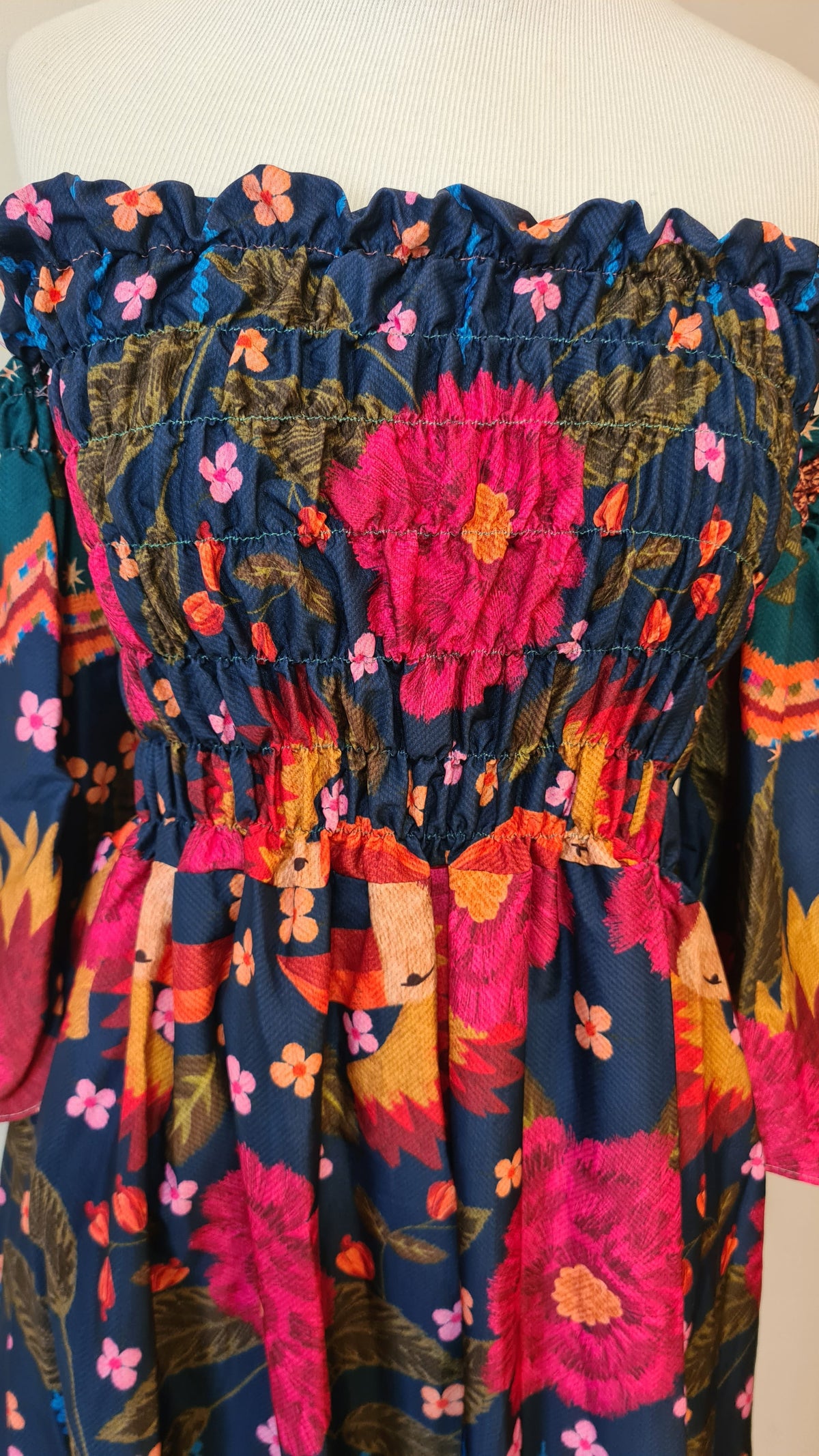 Vestido Chris Modas Ombro a Ombro Azul Marinho Floral