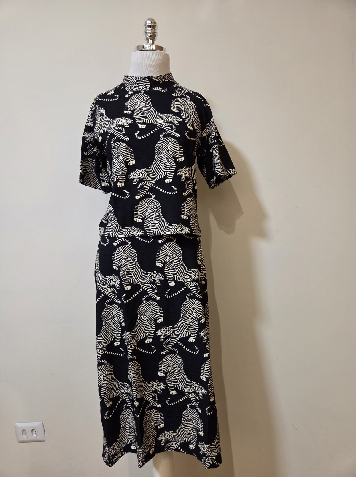 Conjunto Farm Estampa Tigres Preto e Branco