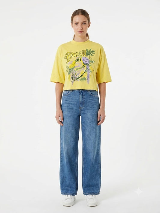Camiseta Farm Arara Lilás Box - Fundo Amarelo