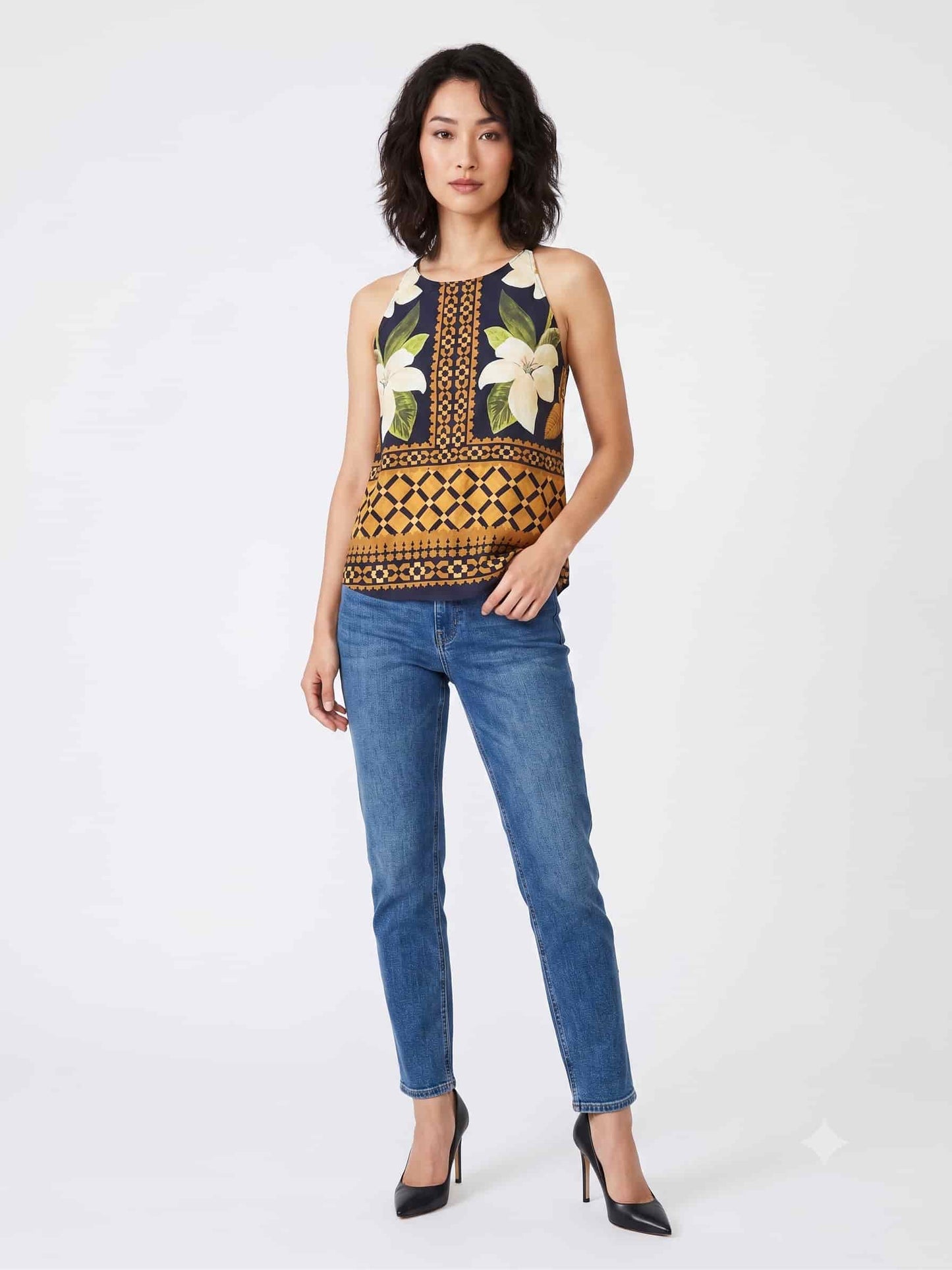 Regata Farm Floral Laranja e Creme Fundo Preto