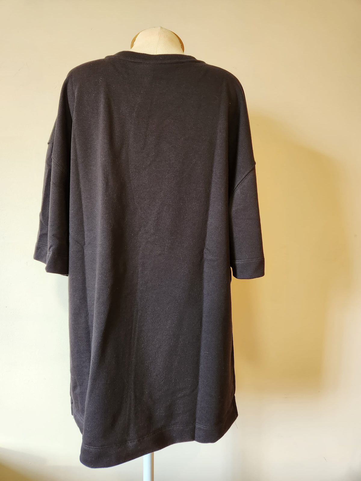 Camiseta Maxi / T-Shirt Oversized Farm Lisa Preta com Fendas Laterais
