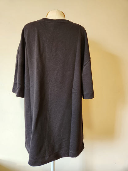 Camiseta Maxi / T-Shirt Oversized Farm Lisa Preta com Fendas Laterais