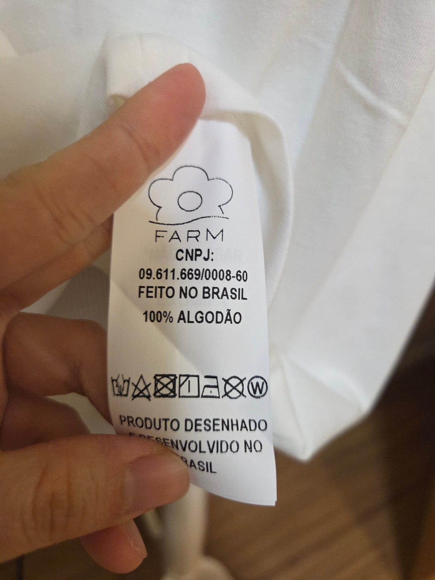 Camiseta  Farm Araras e Cachaça