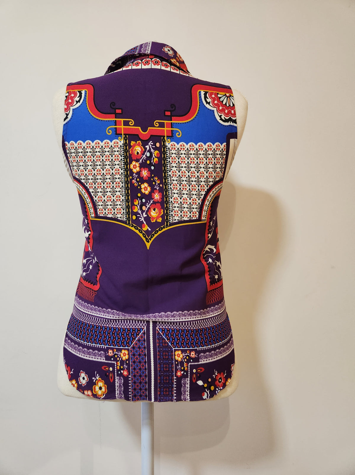 Blusinha Farm Lenço e Floral Roxo
