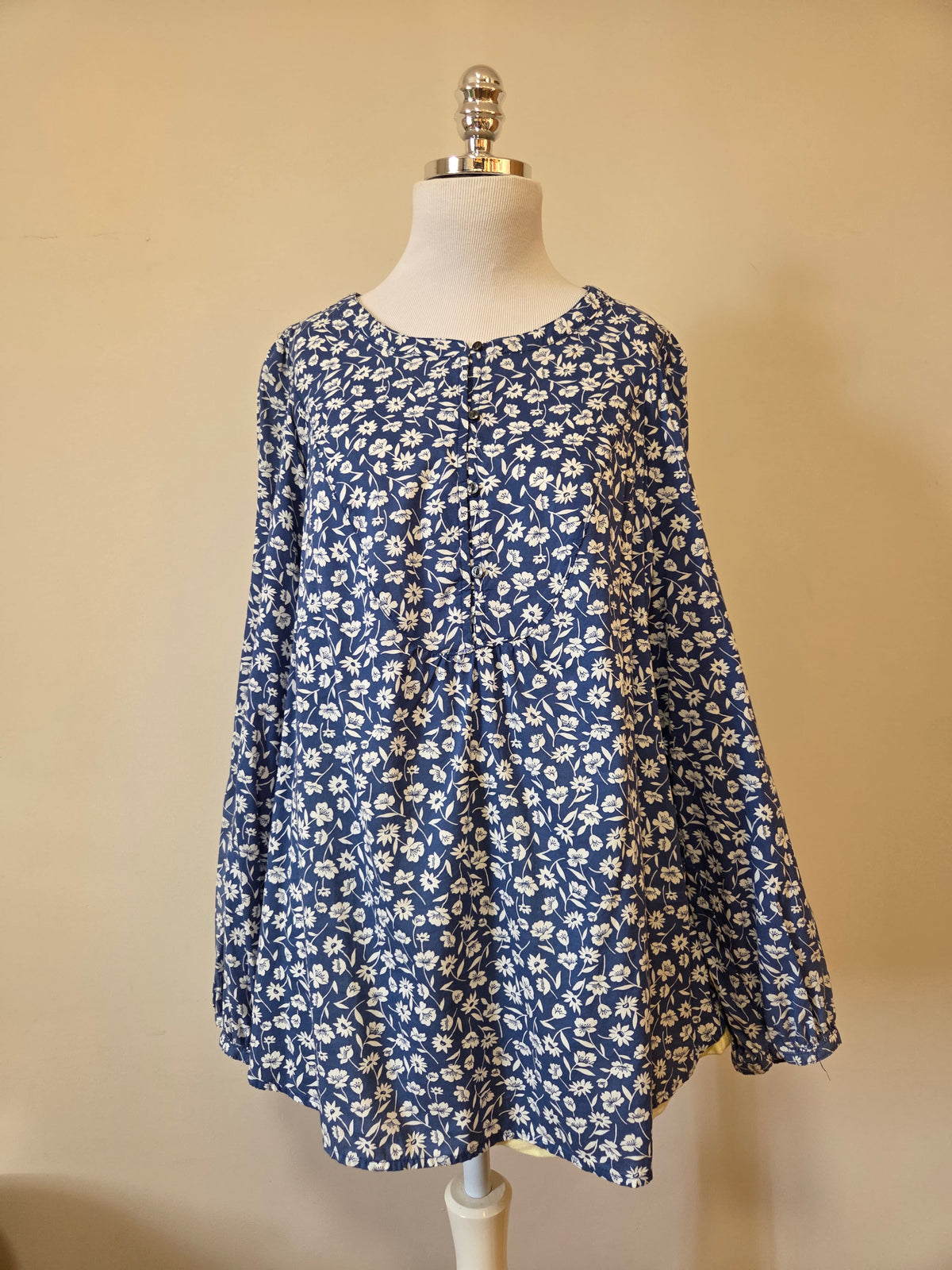 Blusa Túnica Floral Old Navy Azul com Botões Frontais