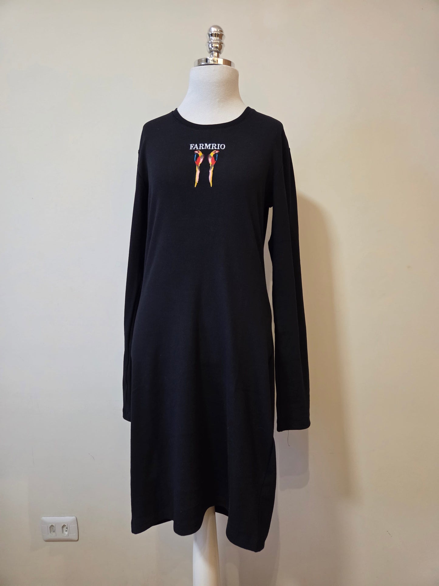 Vestido Farm Manga Comprida e Bordado de Araras