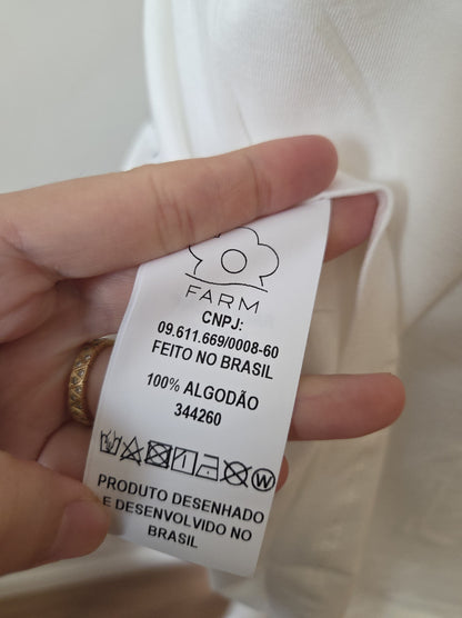 Camiseta Farm Estampa Arara Vermelha e Coqueiros
