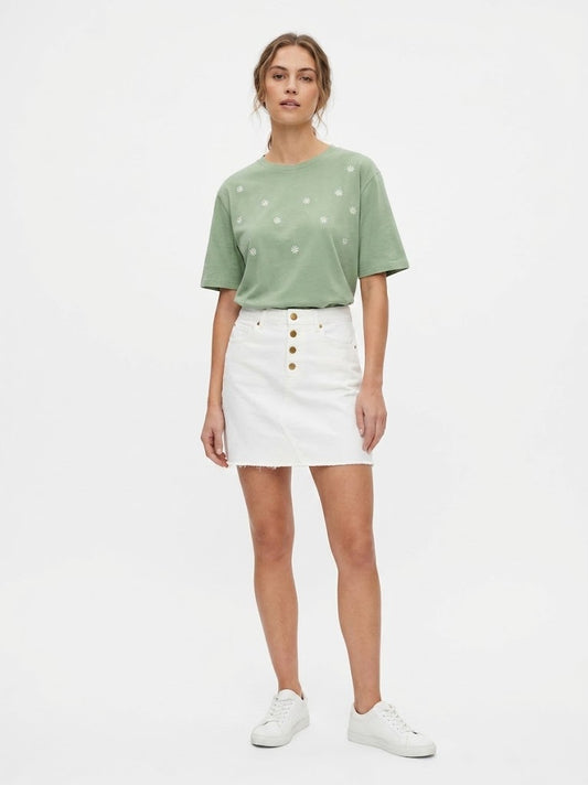 Camiseta Yellon Margaridas Bordadas Fundo Verde