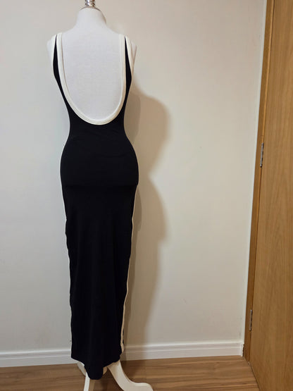 Vestido Farm Longo Preto e Offwhite