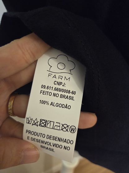 Camiseta Farm Praia e o Luar com Fundo Preto