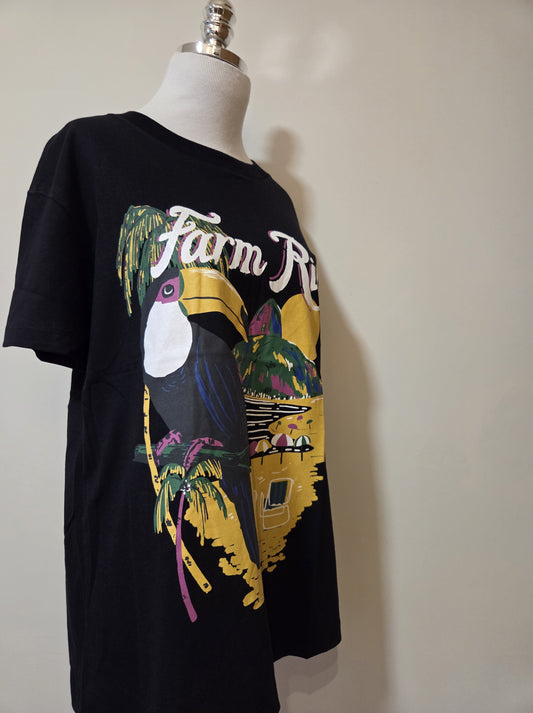 Camiseta Farm Tucano na Praia fundo Preto