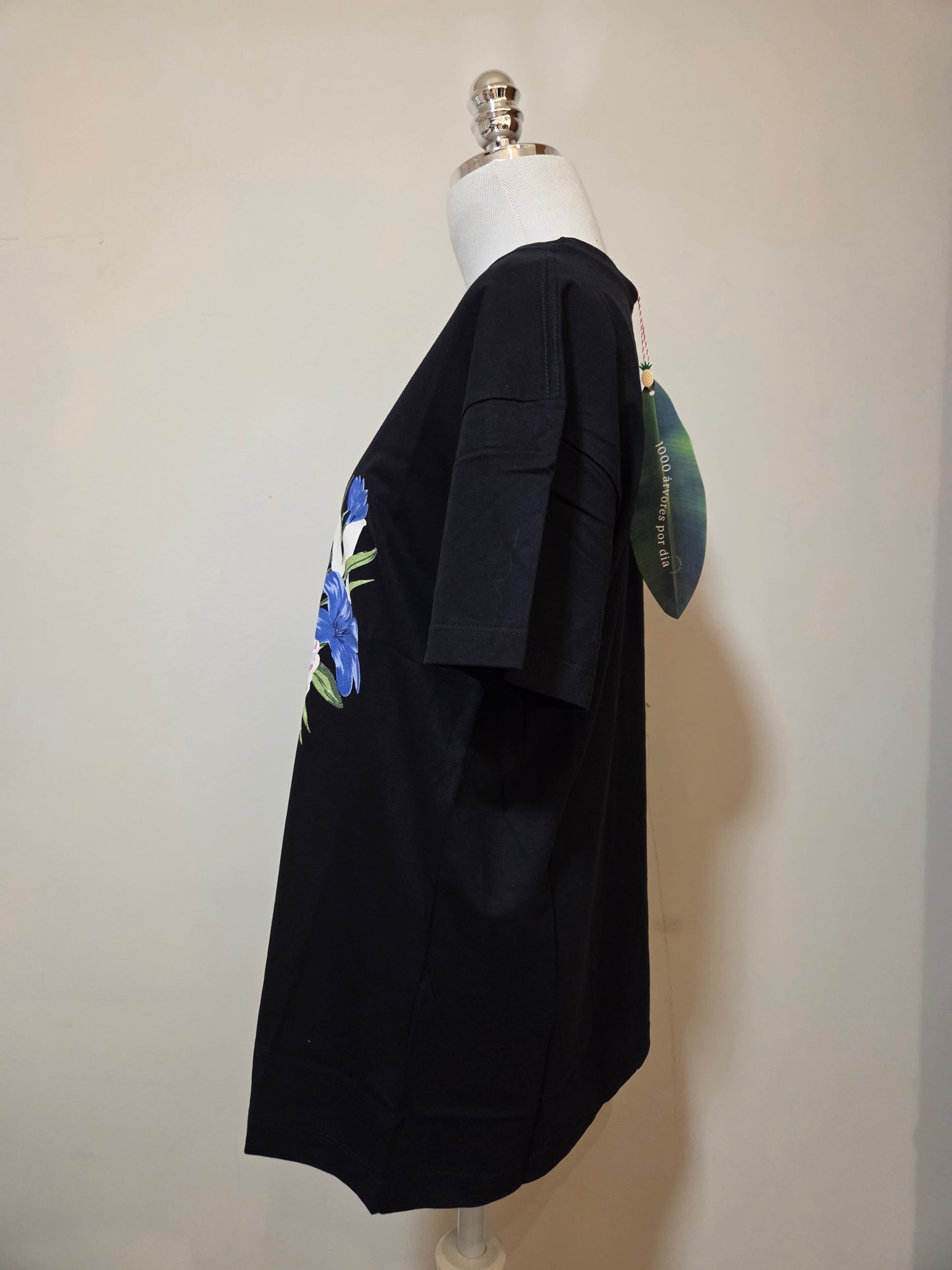 Camiseta Farm Fit Buquê Fundo Preto