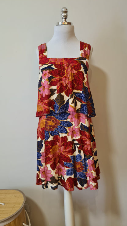 Vestido Farm Curto Floral Thay Macrame Bege