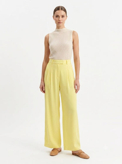 Calça Farm Reta Pregas Amarelo