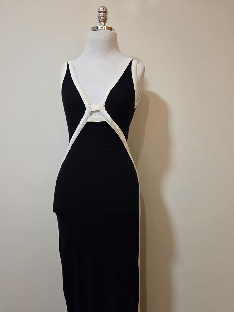 Vestido Farm Longo Preto e Offwhite