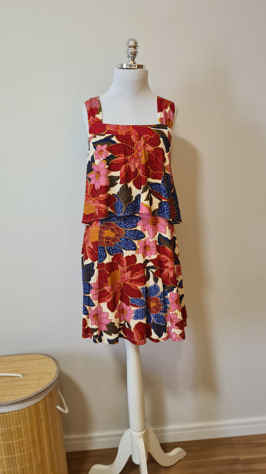 Vestido Farm Curto Floral Thay Macrame Bege