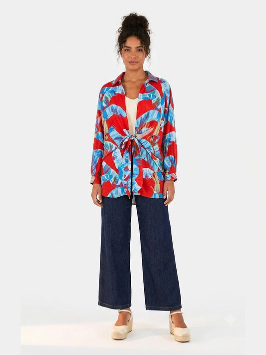 Camisa Farm Selva Doce Vermelha com Folhagens Azul