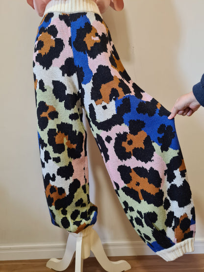 Calça Farm Tricô Leopardo Multicoloridos