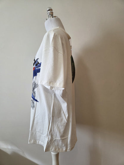 Camiseta Farm Estampa Arara Vermelha e Coqueiros